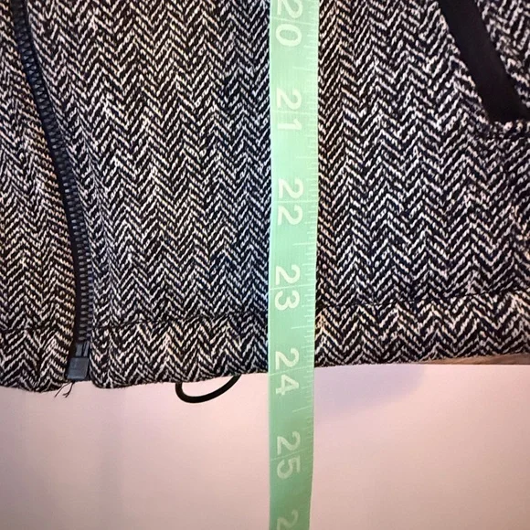 North Face Women's Apex Chromium Thermal jacket - Picture 8 of 9